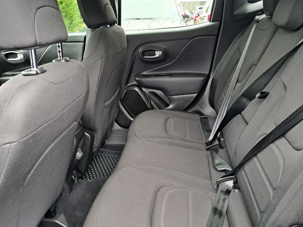 2022 Jeep Renegade Latitude photo 22