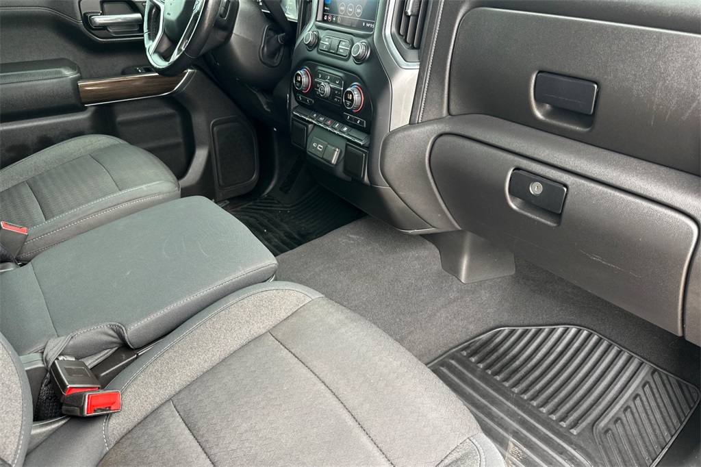 2019 Chevrolet Silverado 1500 LT photo 17