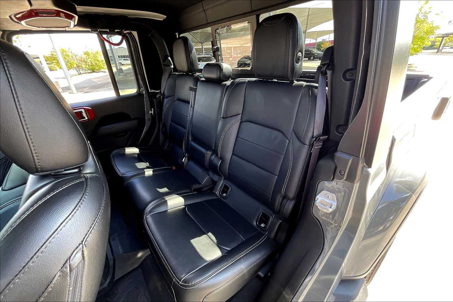 2022 Jeep Gladiator Overland photo 19