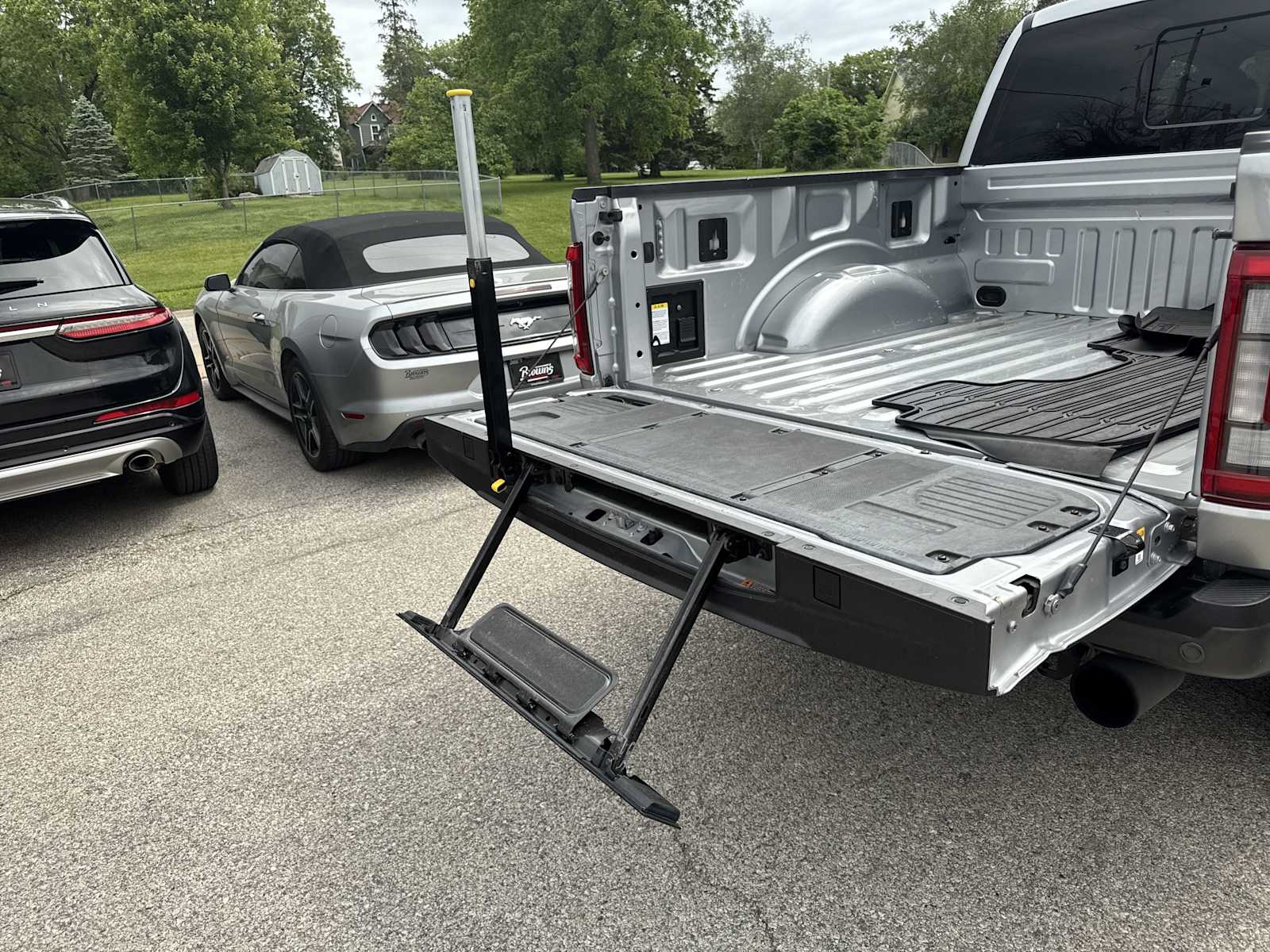 2023 Ford F-150 Raptor photo 13