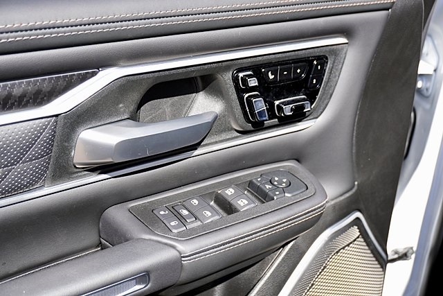 New 2026 Ivory White Tri-Coat Pearl-Coat Exterior Paint RAM Tungsten image 33