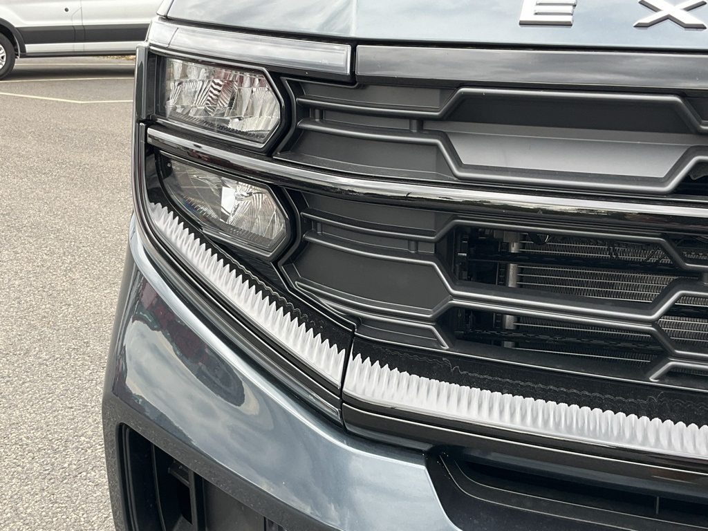 2025 Ford Expedition MAX photo 2