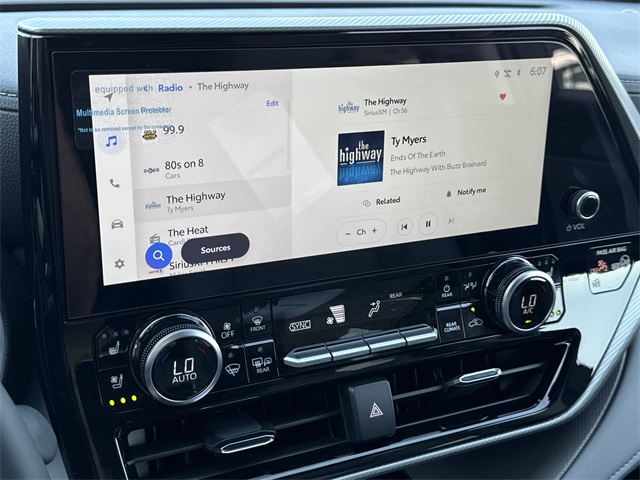 2025 Toyota Highlander Platinum photo 29