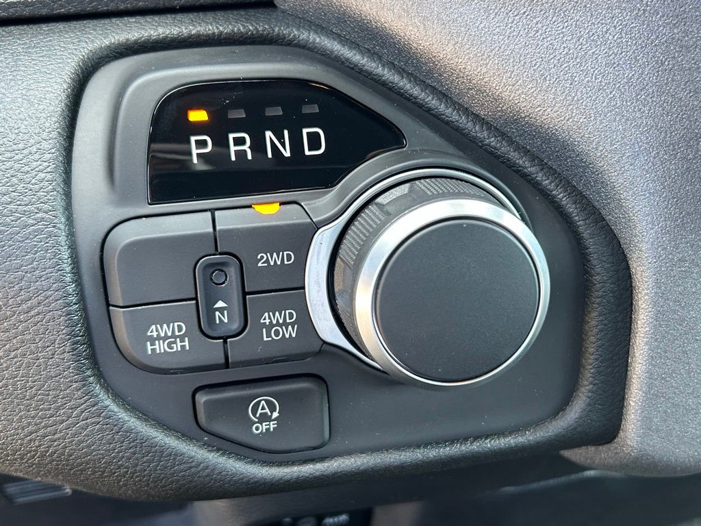 2026 Ram 1500 Tradesman photo 11