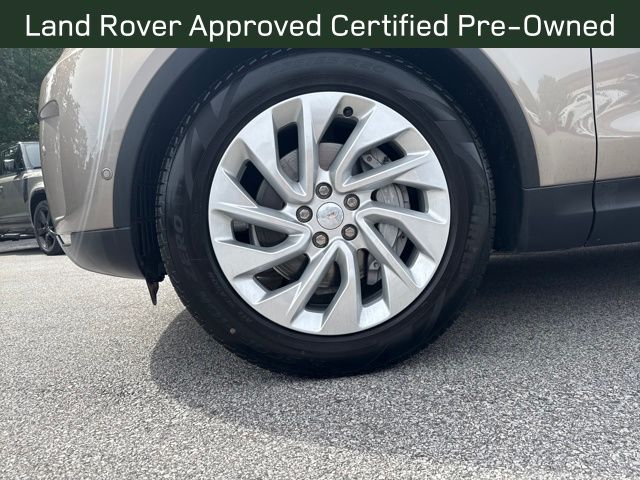 2025 Land Rover Discovery S photo 4