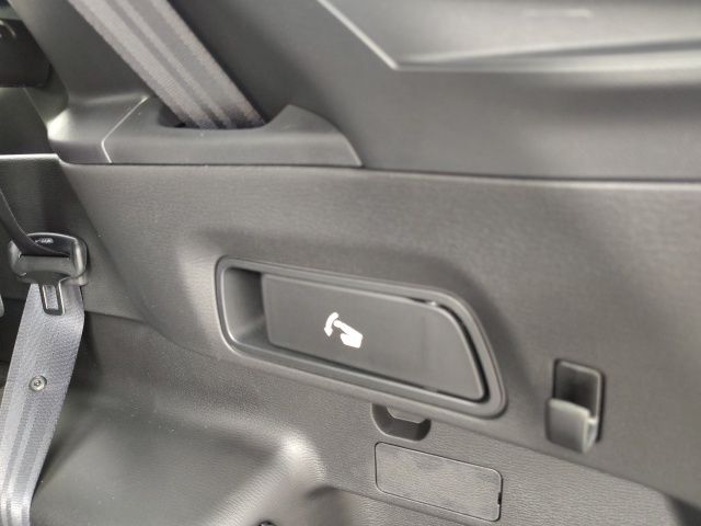 2025 Mitsubishi Outlander ES photo 31