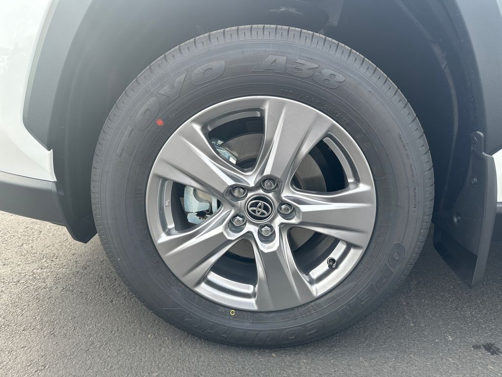 2025 Toyota RAV4 Hybrid XLE photo 12