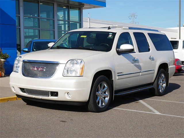 Used 2014 GMC Yukon XL Denali with VIN 1GKS2MEF0ER133775 for sale in Roseville, Minnesota