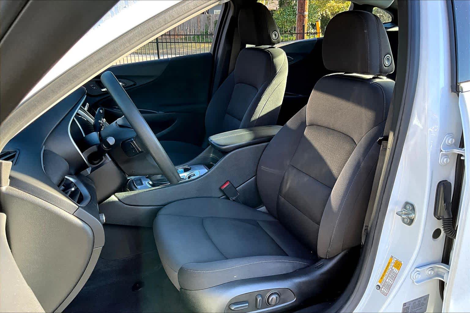 2023 Chevrolet Malibu 1LT photo 4