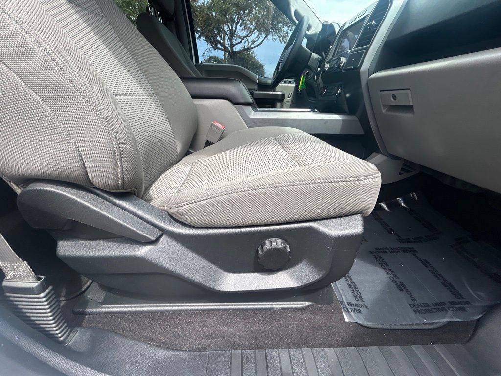 2020 Ford F-150 XLT photo 22
