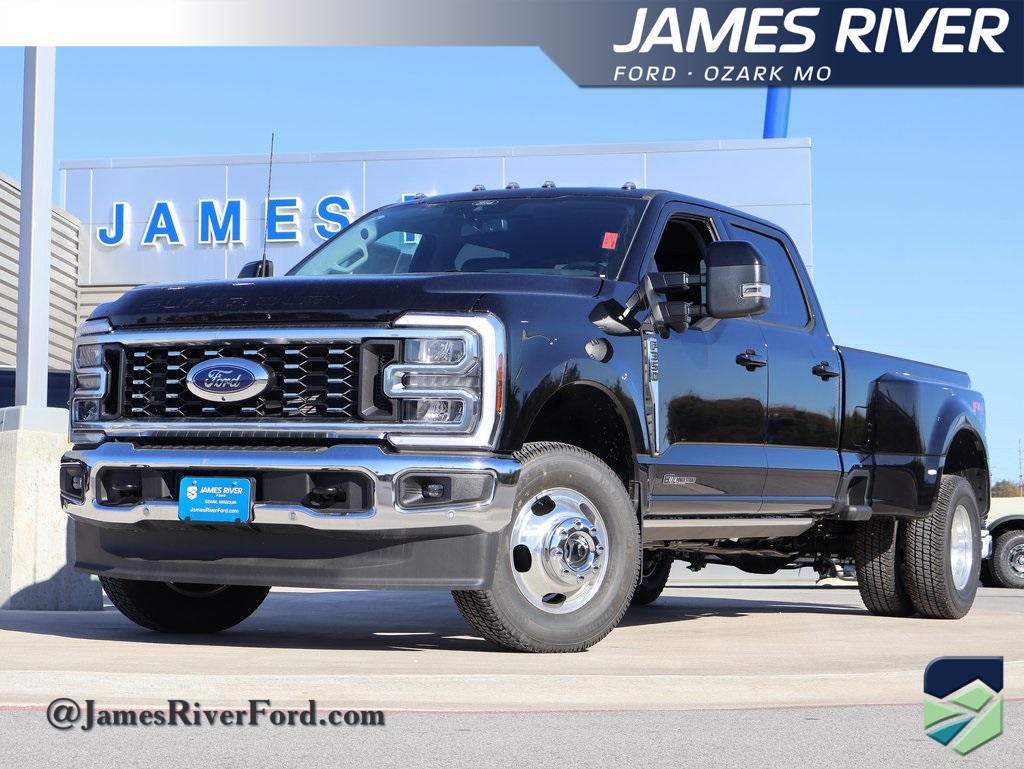 2025 Ford F-350 Super Duty Lariat's photo