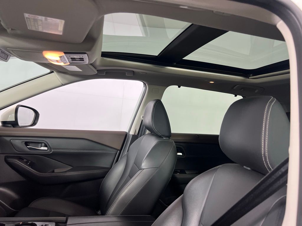 2023 Nissan Rogue SL photo 16