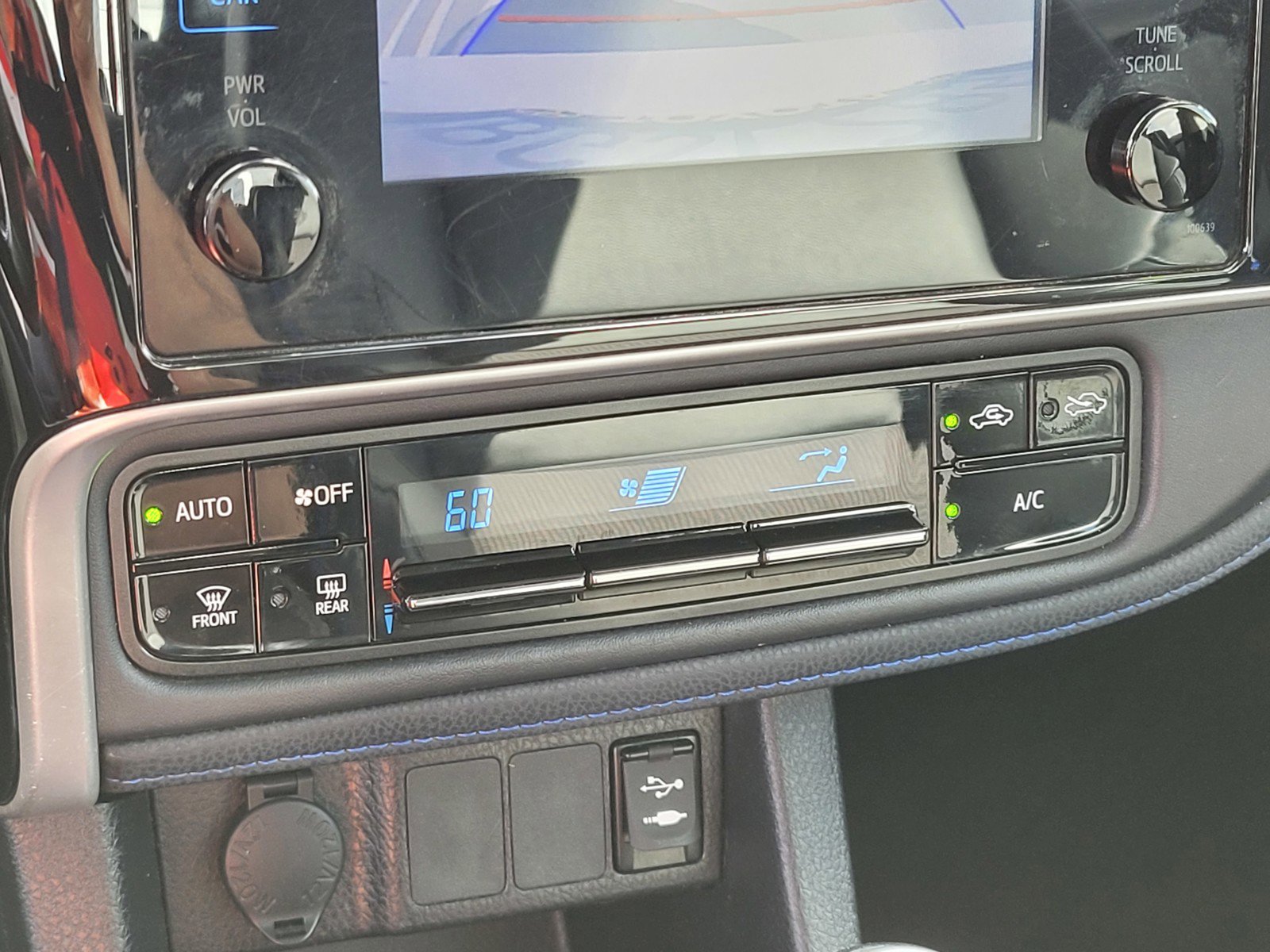 2019 Toyota Corolla XLE XSE photo 19