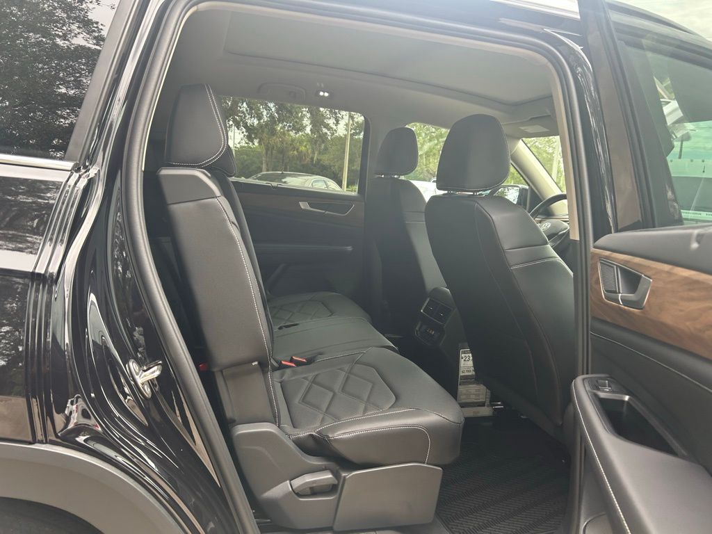 2026 Volkswagen Atlas SE Technology photo 31