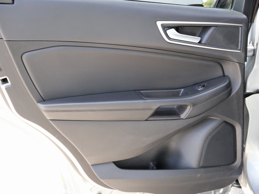 2024 Ford Edge SEL photo 15