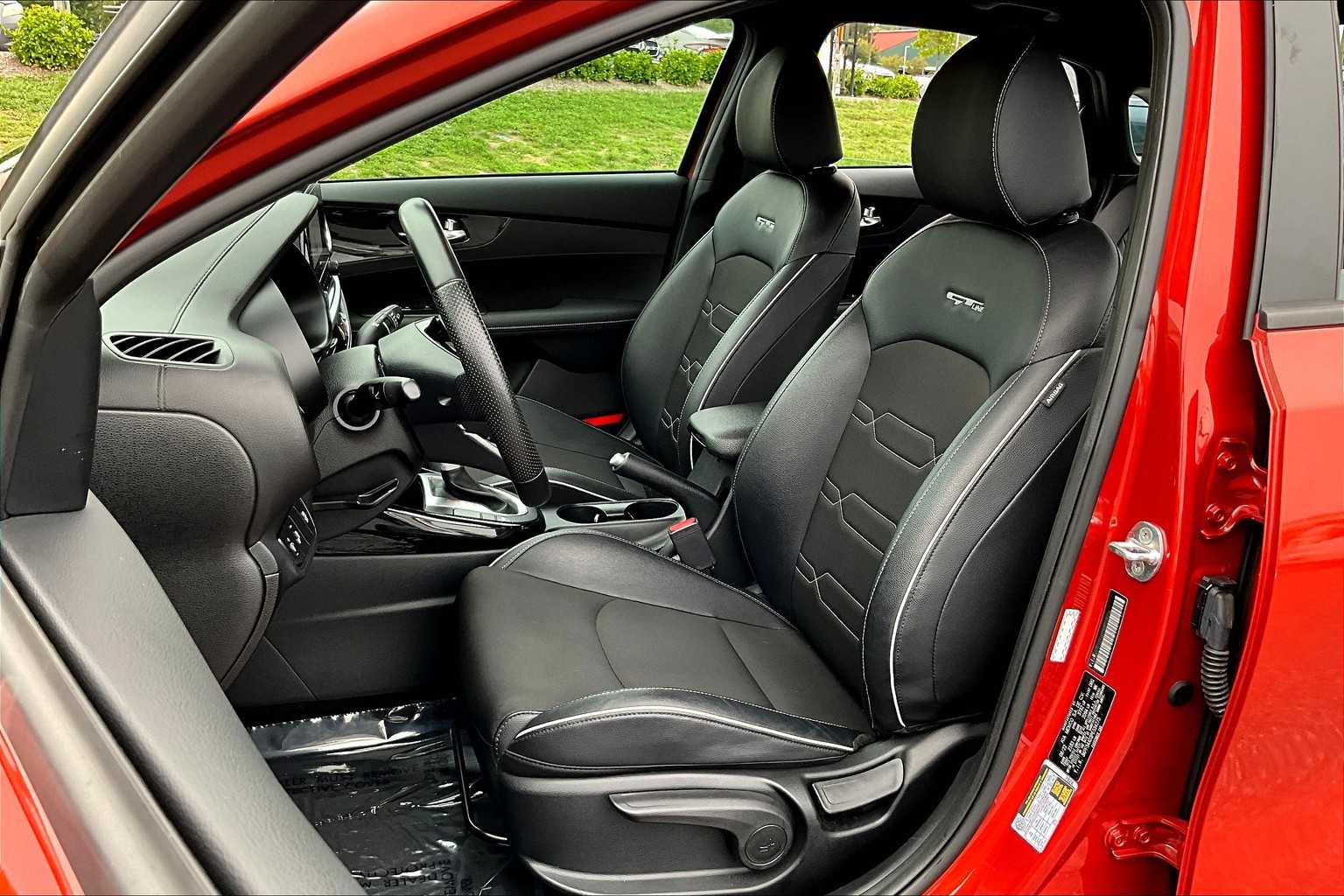 2023 Kia Forte GT-Line photo 7
