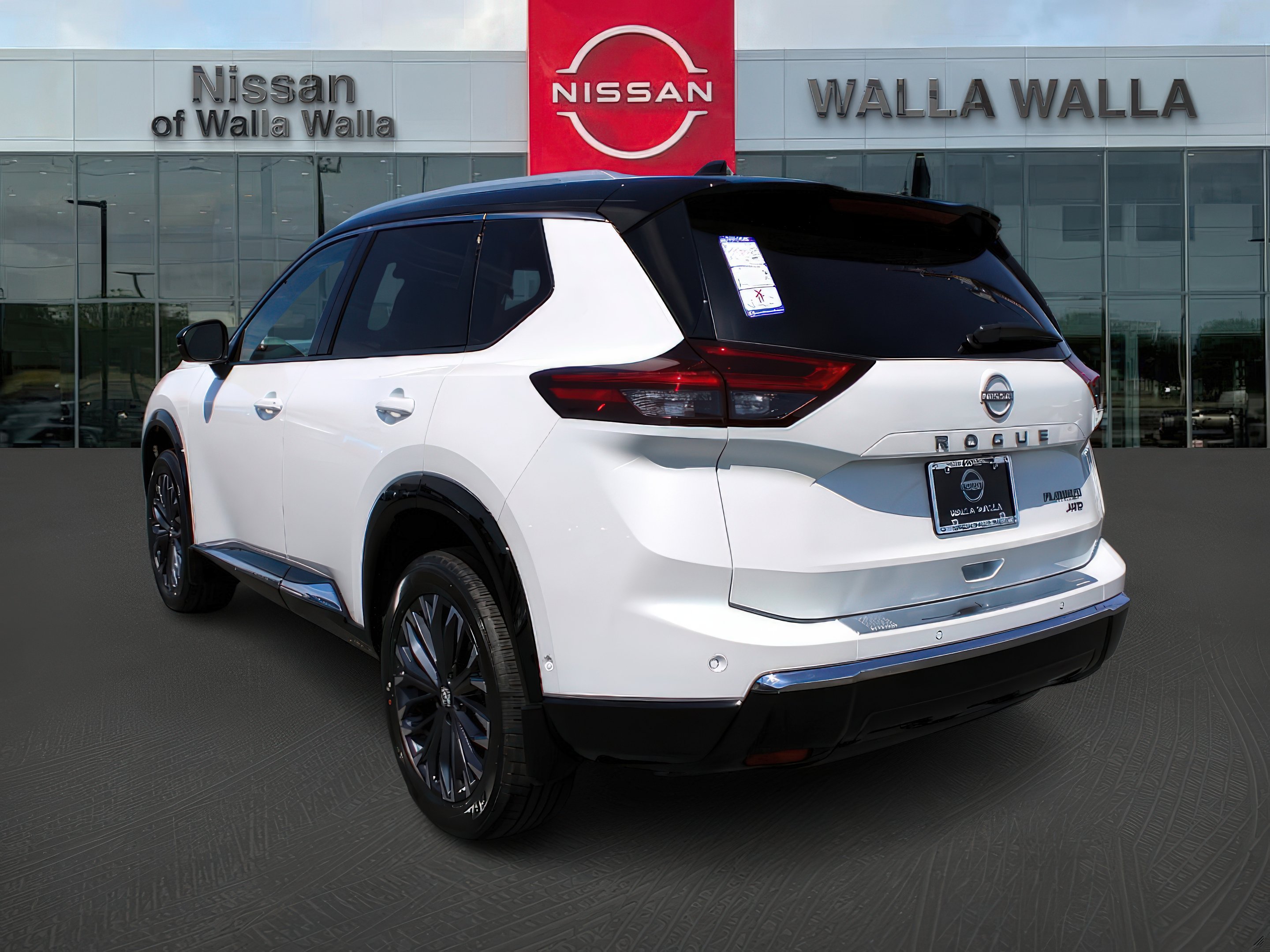 2025 Nissan Rogue Platinum photo 4