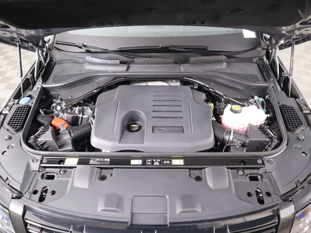 2025 Land Rover Range Rover SE photo 27