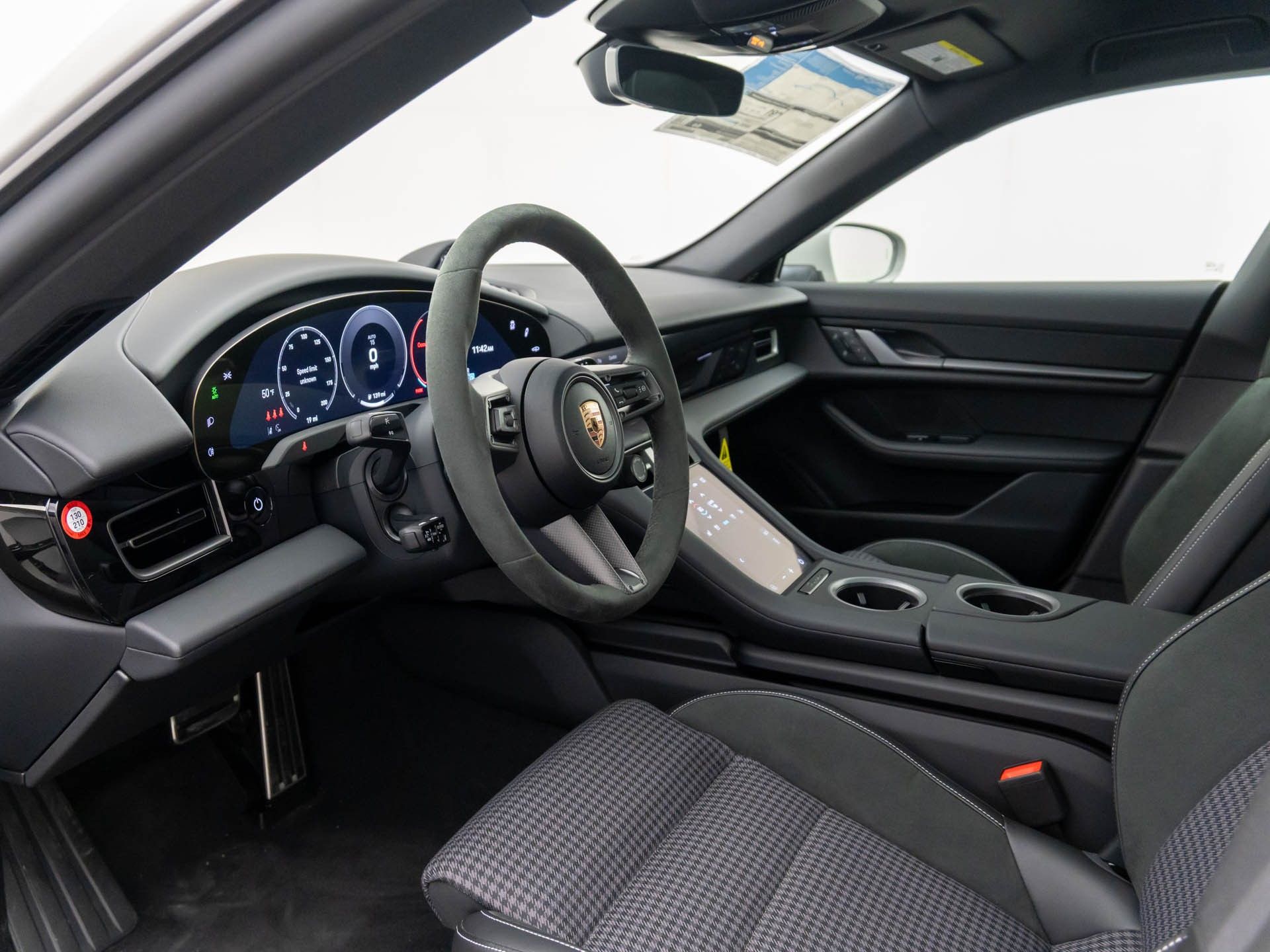 2025 Porsche Taycan 4 photo 3