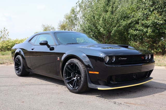 2023 Dodge Challenger R/T Scat Pack Widebody photo 3