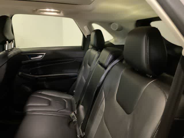 2016 Ford Edge Titanium photo 29