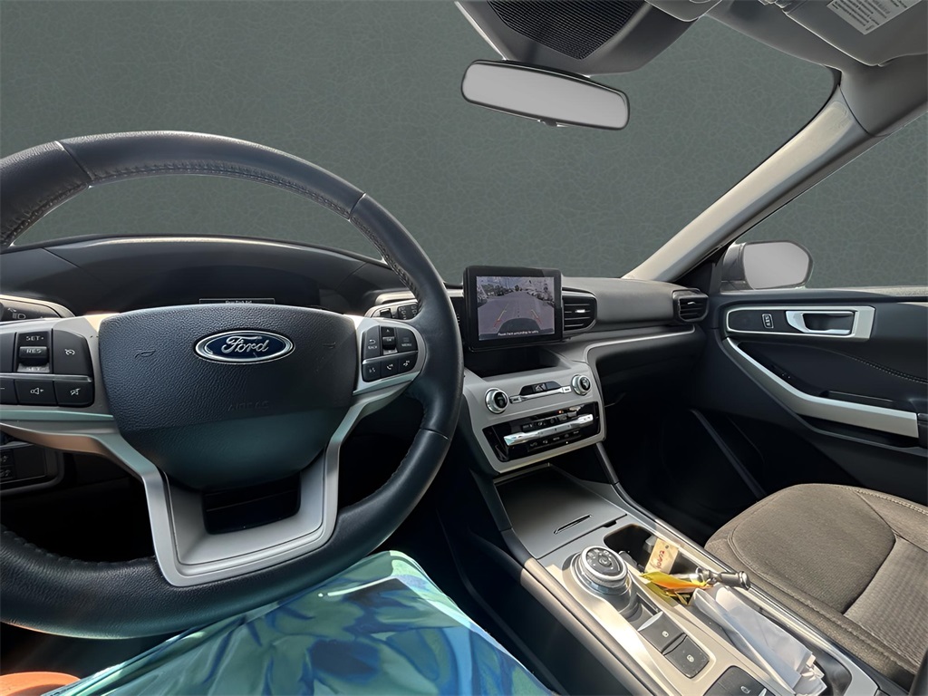 2023 Ford Explorer XLT photo 23