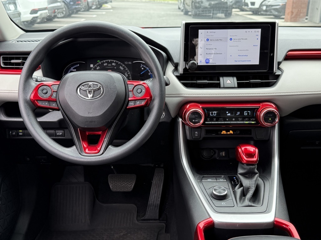2023 Toyota RAV4 Hybrid XLE photo 26