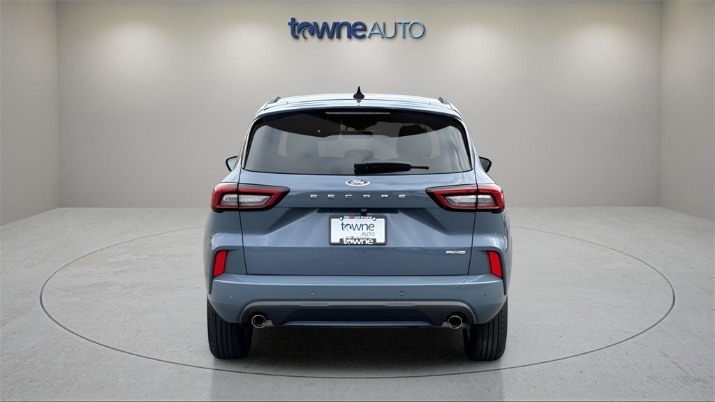 2023 Ford Escape ST-Line photo 4