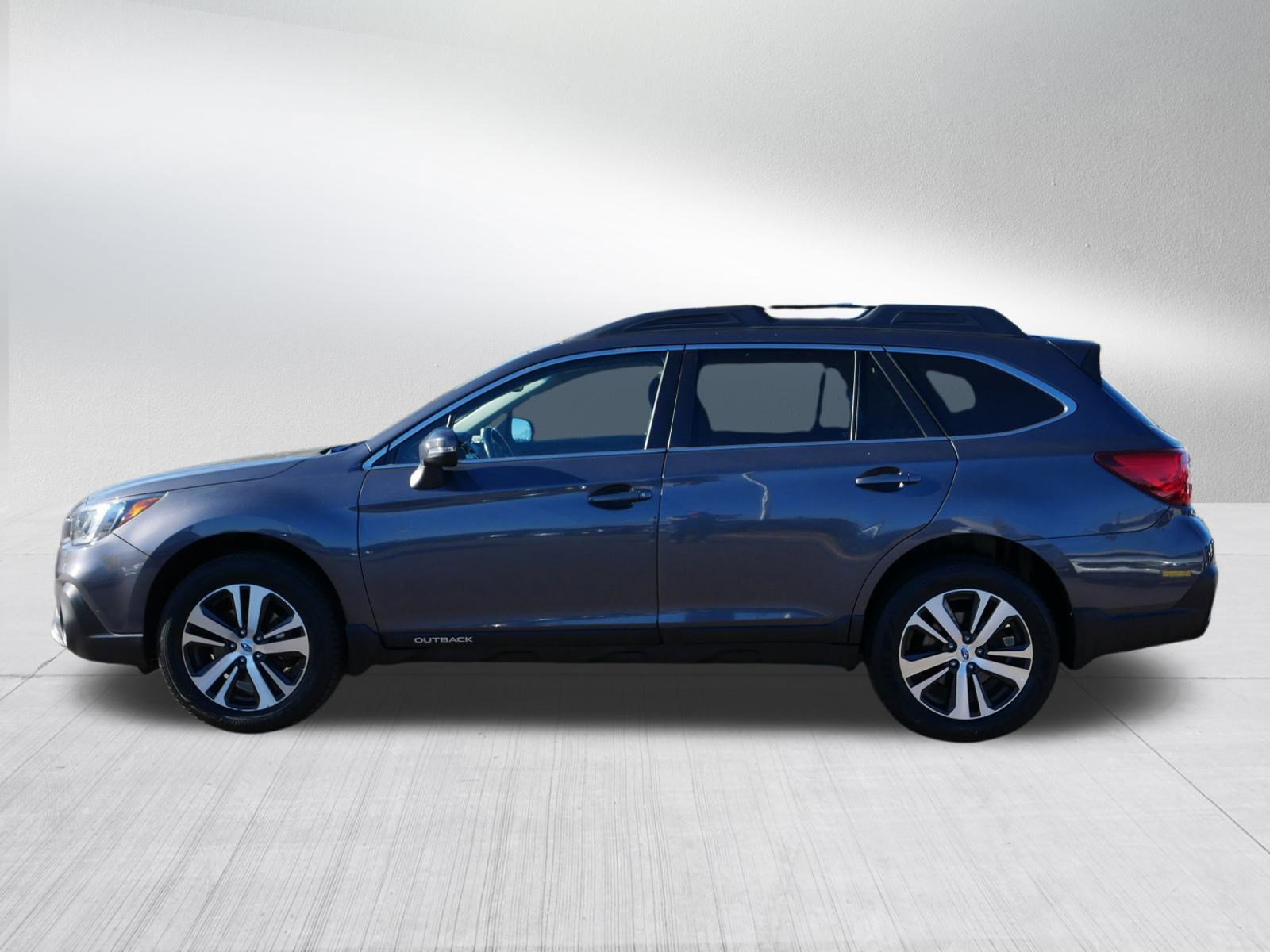 2018 Subaru Outback Limited photo 4
