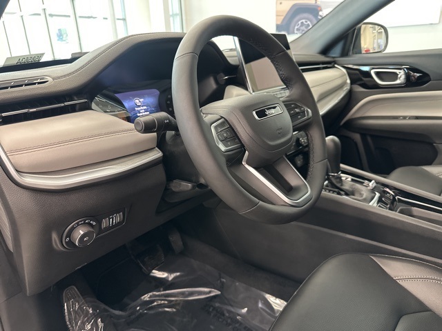 2025 Jeep Compass Limited photo 11