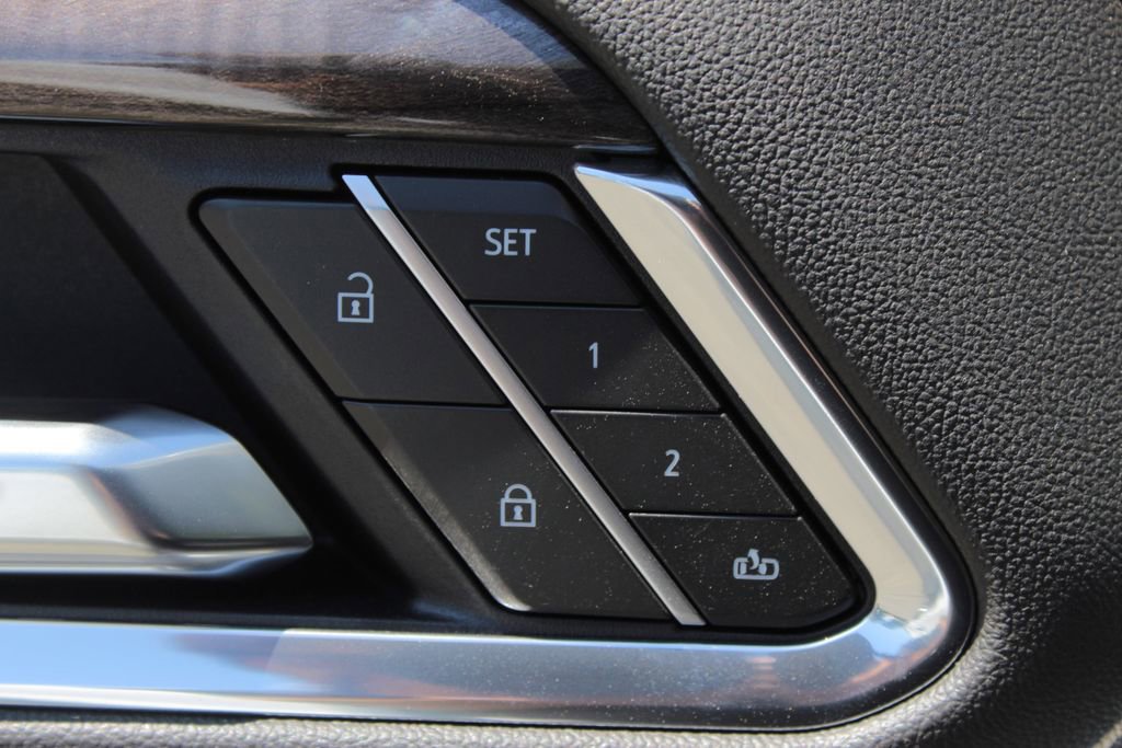 2025 Chevrolet Silverado 1500 LTZ photo 27