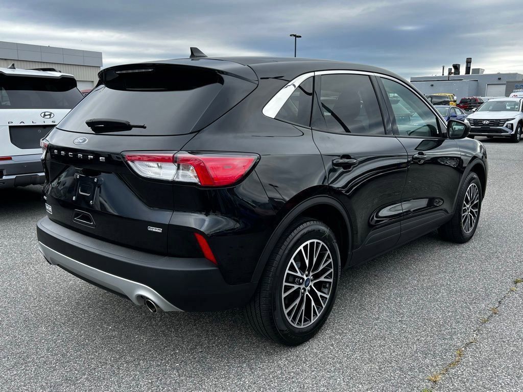 2022 Ford Escape Plug-In Hybrid SE photo 3