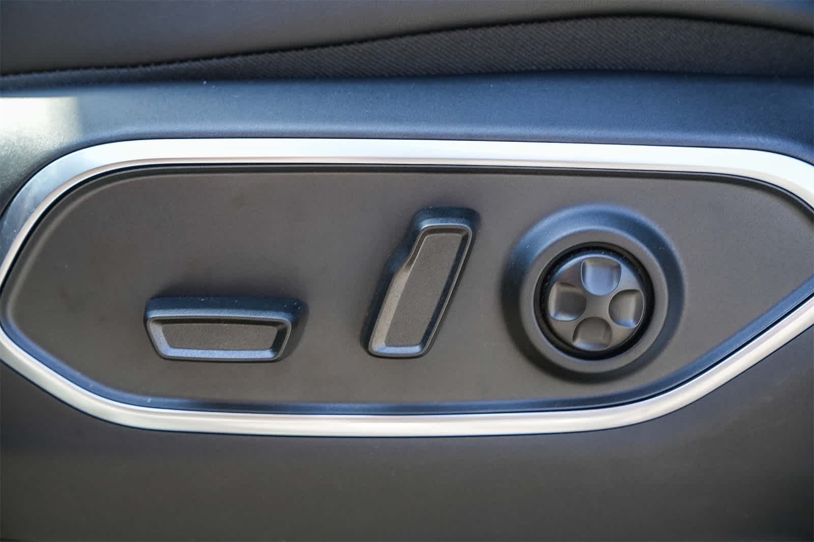 2025 Jeep Wagoneer L Series III photo 23