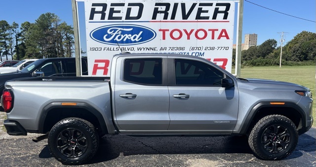 2024 GMC Canyon Elevation's photo