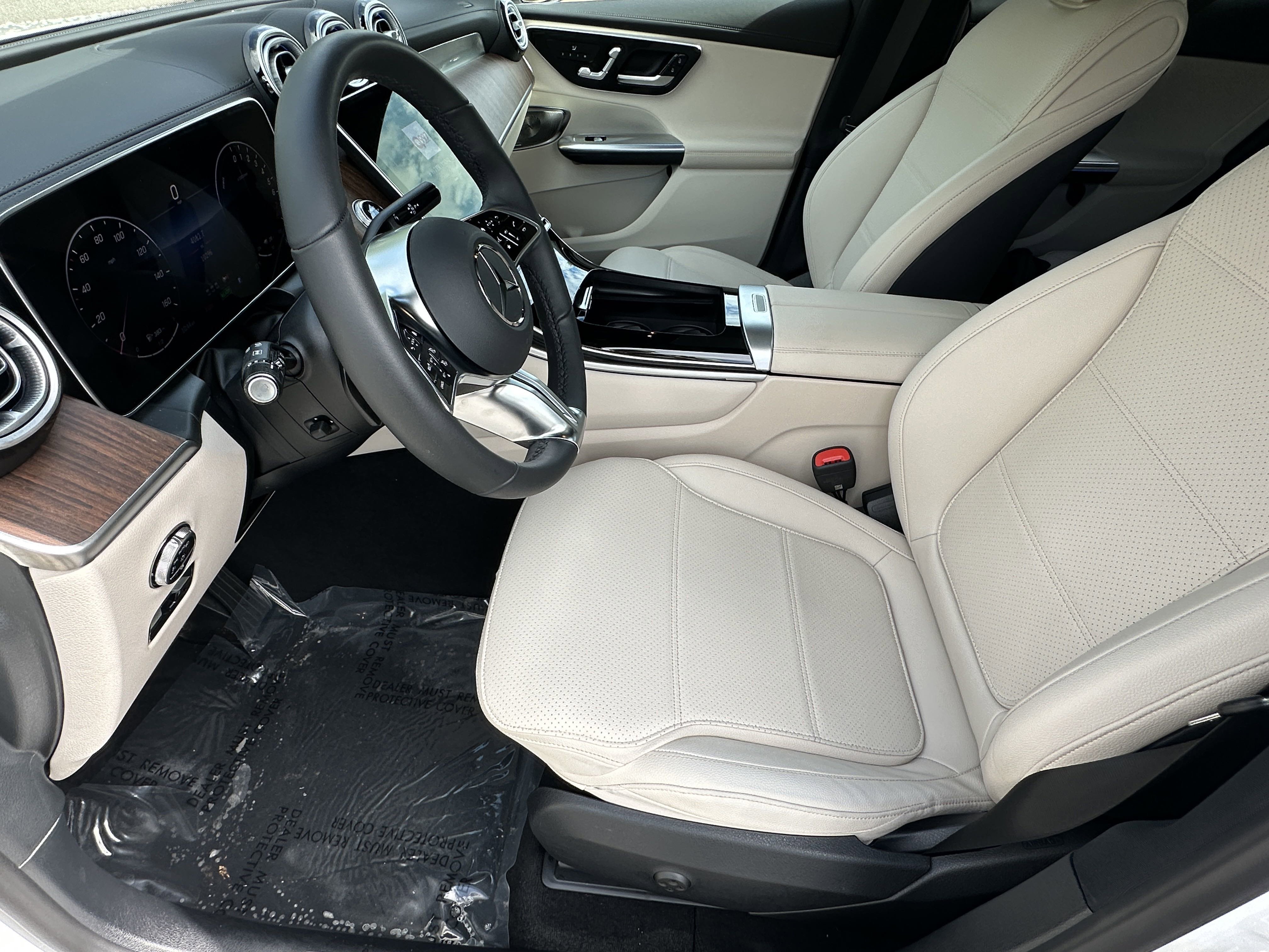 2025 Mercedes Benz GLC 350e 4MATIC photo 2