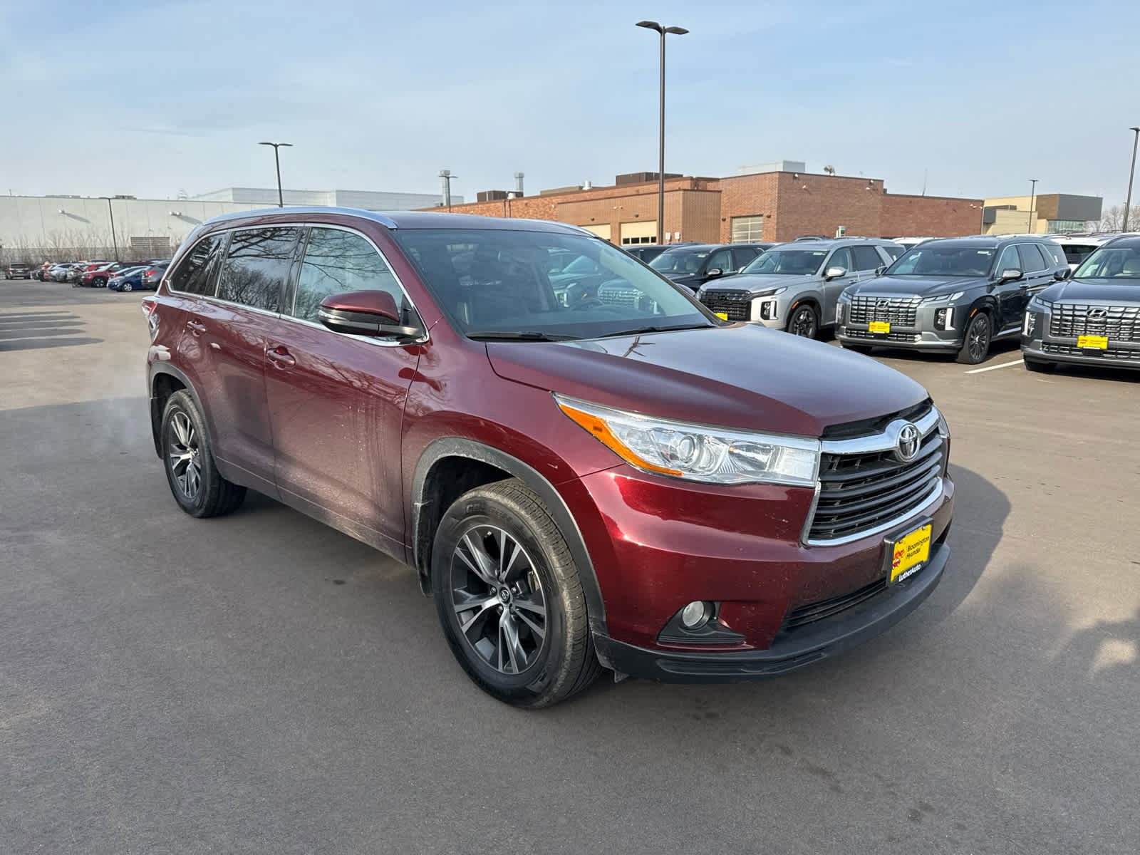 2016 Toyota Highlander XLE photo 2