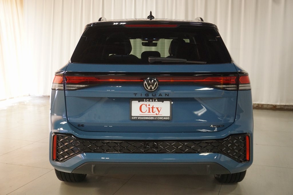 2025 Volkswagen Tiguan SE R-Line Black photo 5
