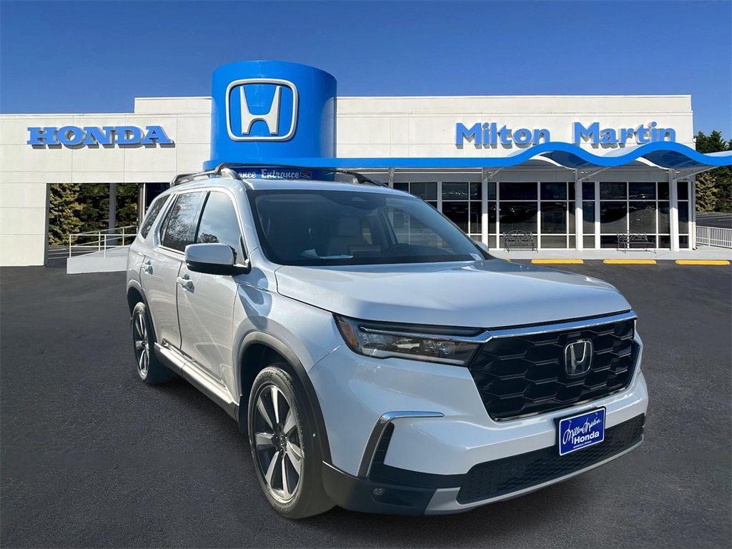 2023 Honda Pilot Touring's photo