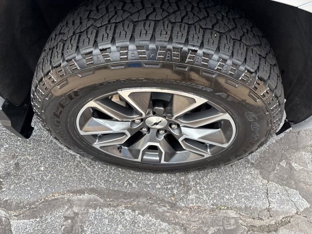 2024 Chevrolet Silverado 1500 RST photo 10