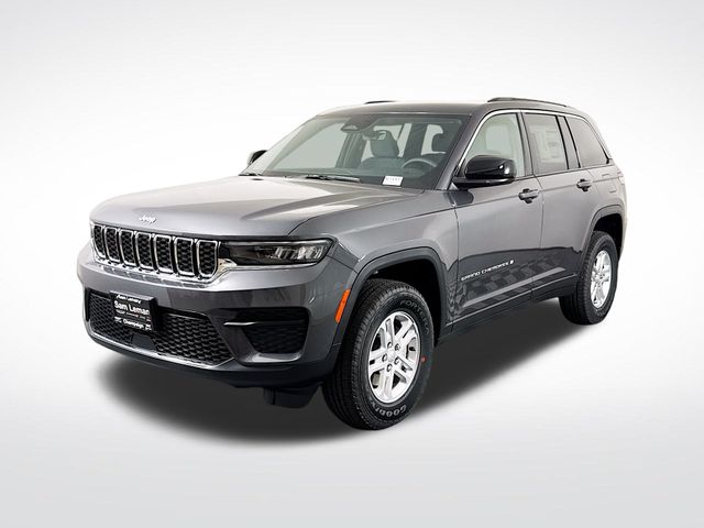 2025 Jeep Grand Cherokee Laredo Altitude photo 3