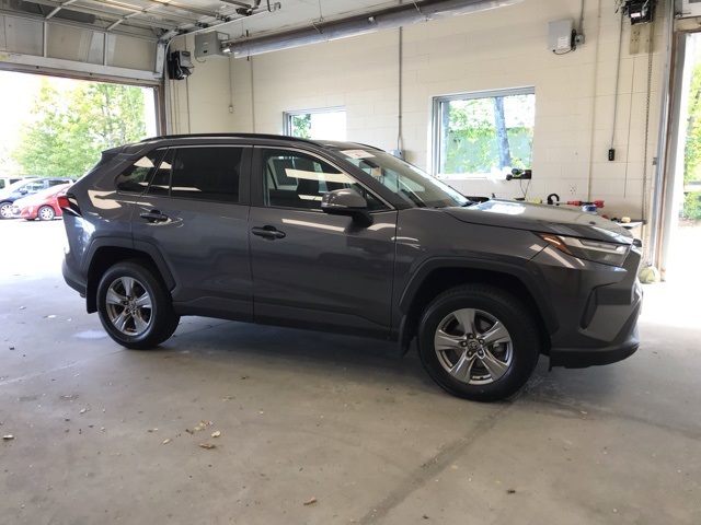 2023 Toyota RAV4 XLE photo 2