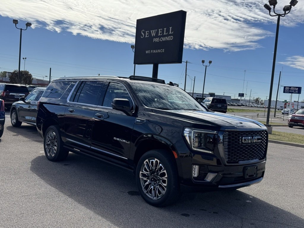 2023 GMC Yukon XL Denali Ultimate's photo