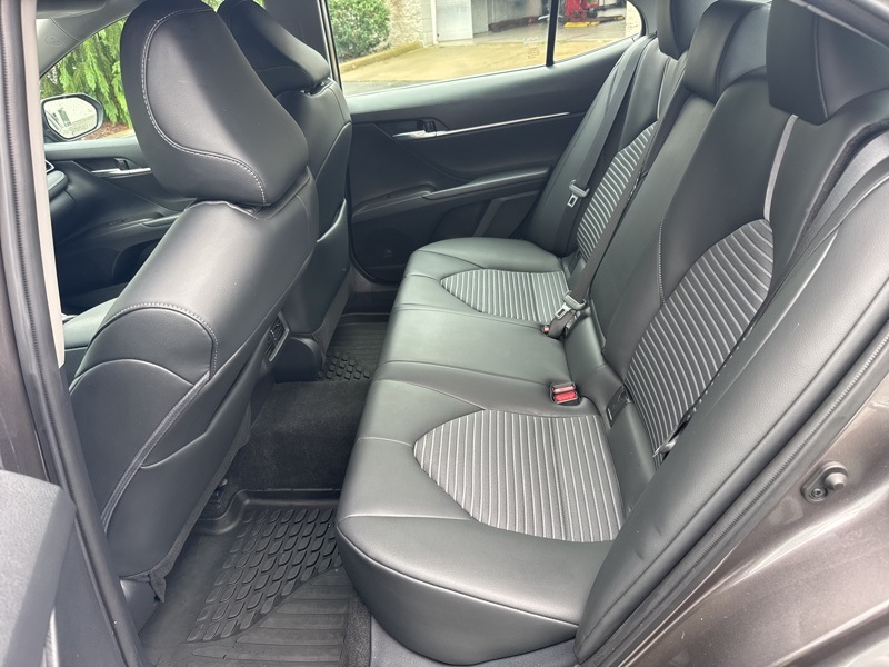 2022 Toyota Camry SE photo 35
