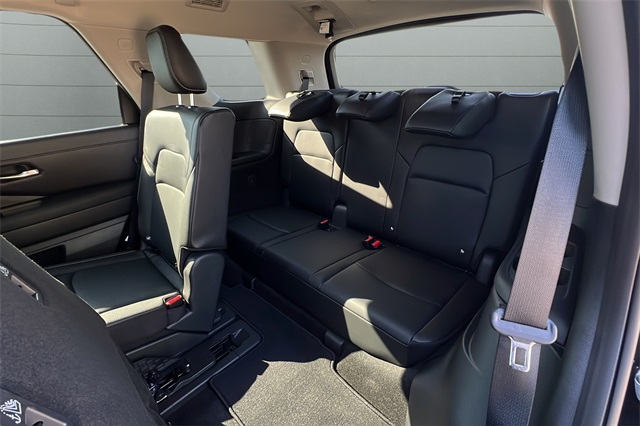 2024 Nissan Pathfinder SL photo 21