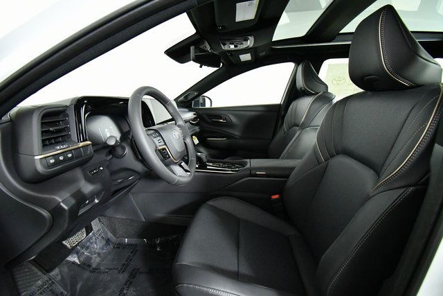 2025 Toyota Crown Signia Limited photo 4