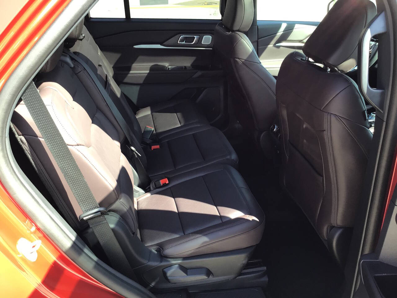 2025 Ford Explorer Platinum photo 15