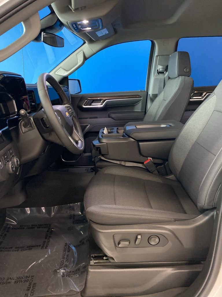 2026 Chevrolet Silverado 1500 LT photo 9