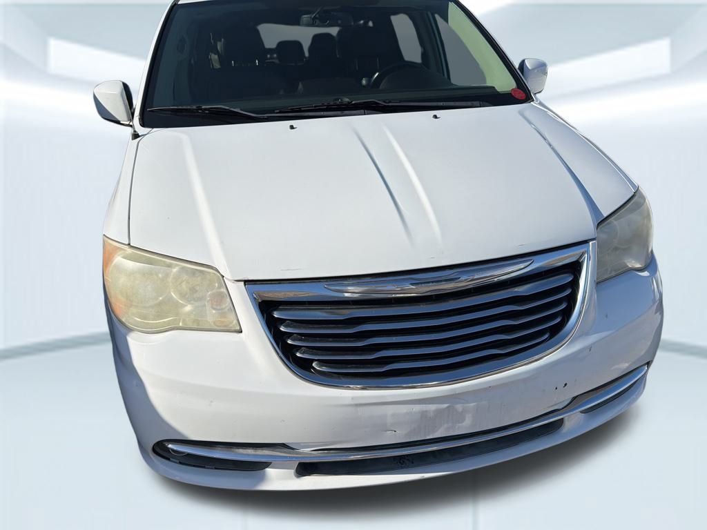 2014 Chrysler Town & Country Touring photo 3