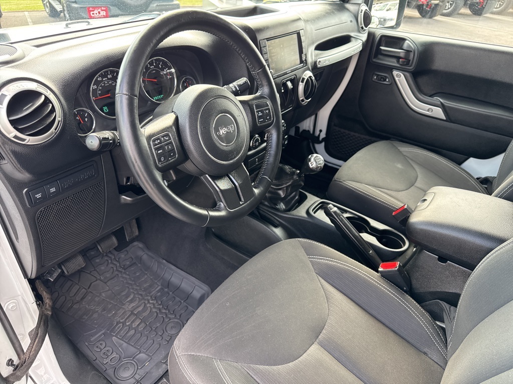 2017 Jeep Wrangler Rubicon photo 23