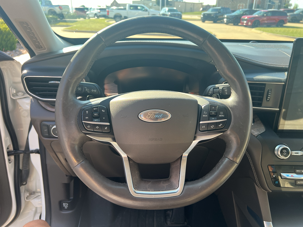 2020 Ford Explorer Platinum photo 23